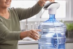 The Flow - Rechargeable Portable Electronic Water Dispenser -Camping Specialty Shop epump mom waterfill